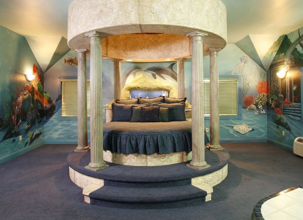 Люкс Black Swan Inn Luxurious Theme Rooms