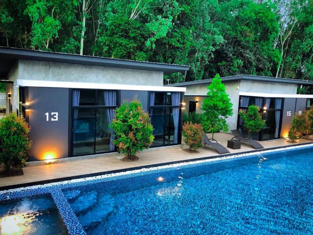 Трёхместный номер Standard с видом на бассейн Baan Suan Leelawadee Resort Nan