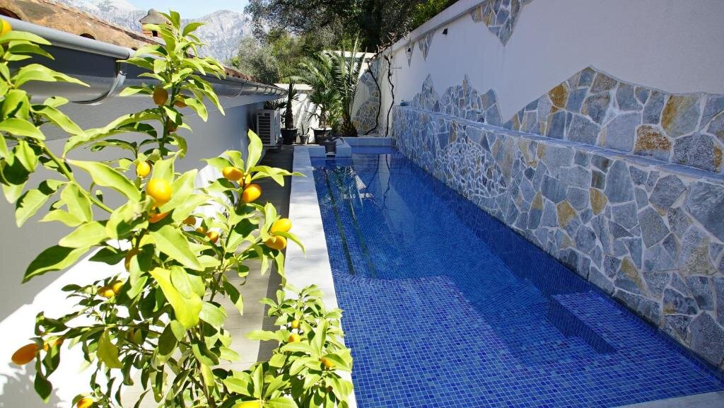 Villa PENTHOUSE STOLIV 5m/sea Pool/Spa Area Jetty+Sunbeds Secluded location