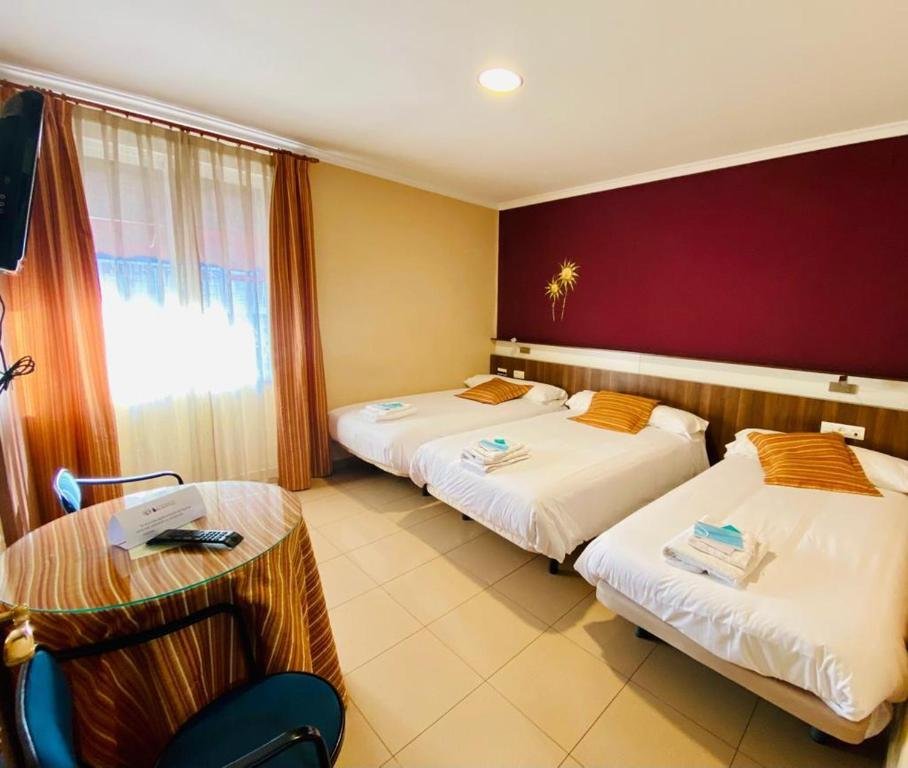 Standard Dreier Zimmer Hostal Valdepeñas by Bossh Hotels