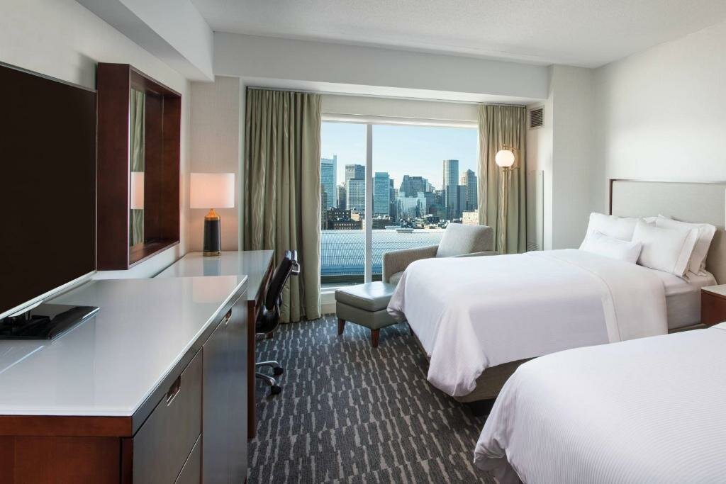 Standard Double Family room with city view The Westin Boston Seaport District