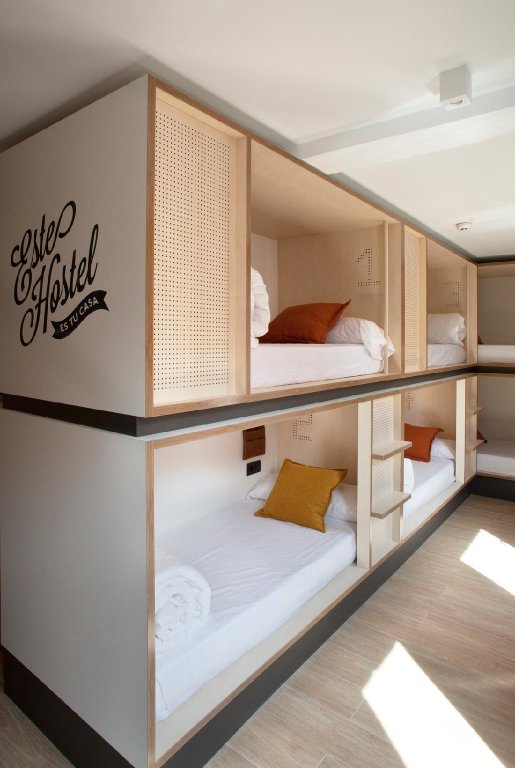 Кровать в общем номере Toc Hostel Sevilla
