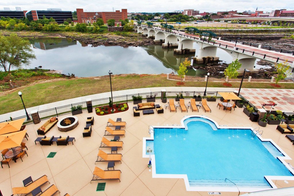 Standard Double room with river view Courtyard by Marriott Columbus Phenix City