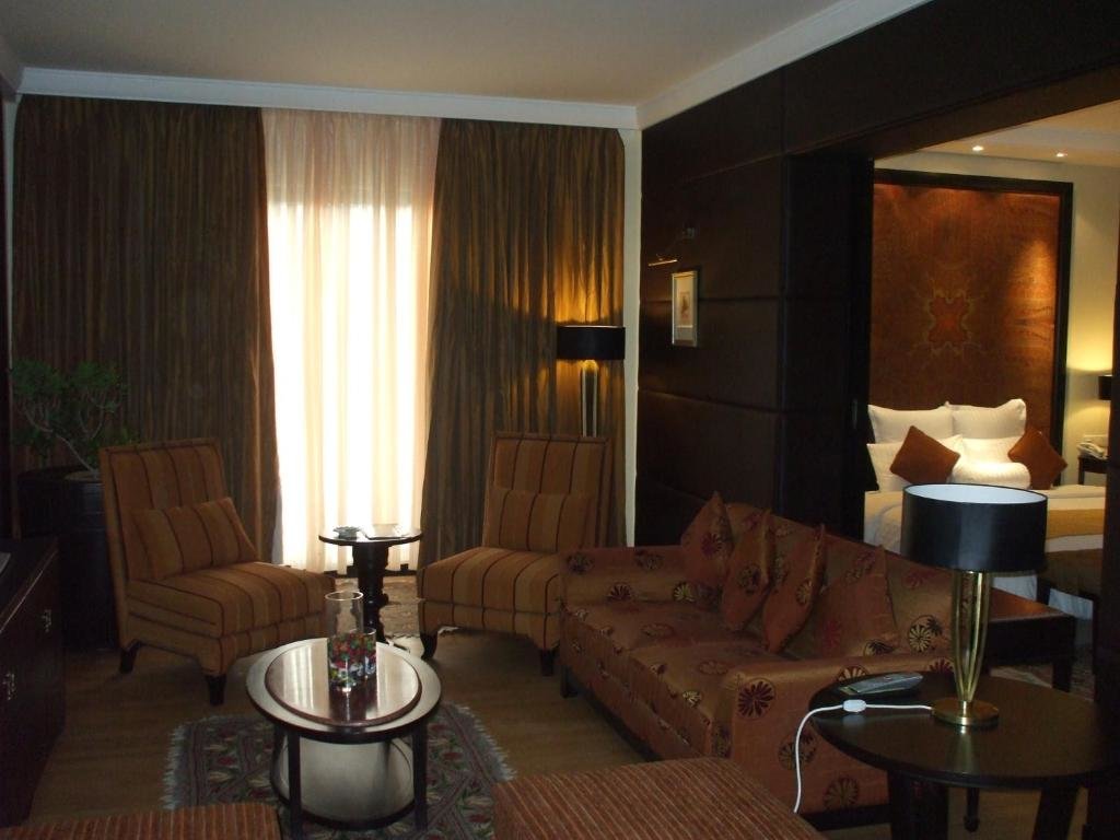 Люкс Deluxe Pearl Continental Hotel, Muzaffarabad