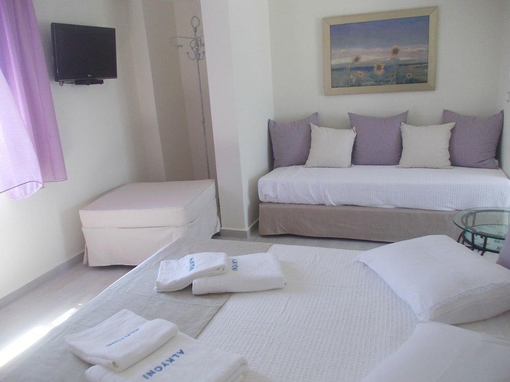 Standard Triple room with balcony Alkyoni Beach Hotel
