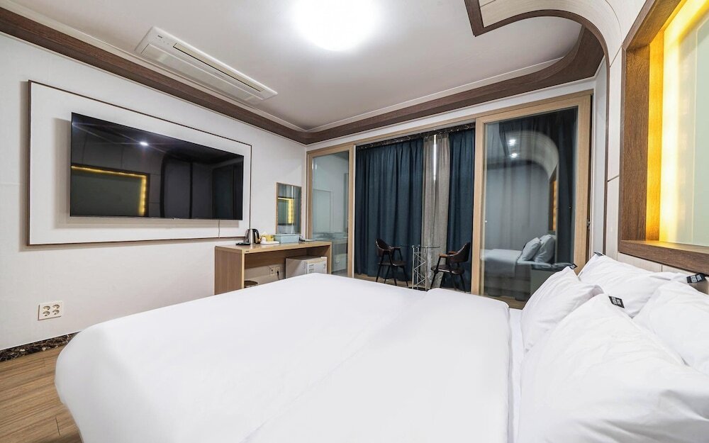 Номер Standard Boryeong Benny Hotel