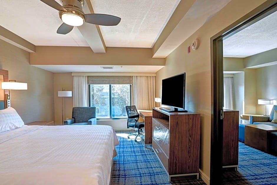 Двухместный люкс Homewood Suites by Hilton Boston Brookline-Longwood Medical