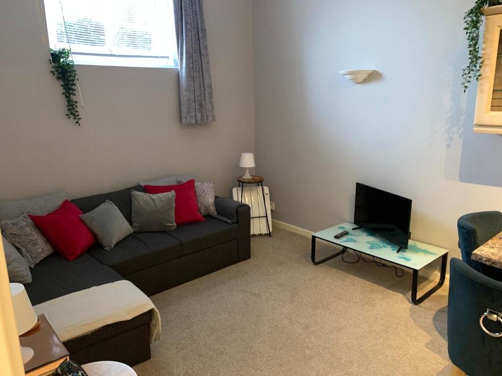 Apartment County House City Centre with parking Sleeps 4