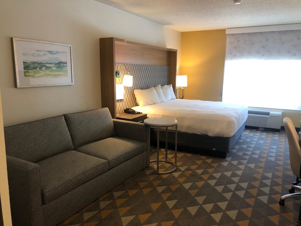 Номер Standard Holiday Inn Cleveland, an IHG Hotel