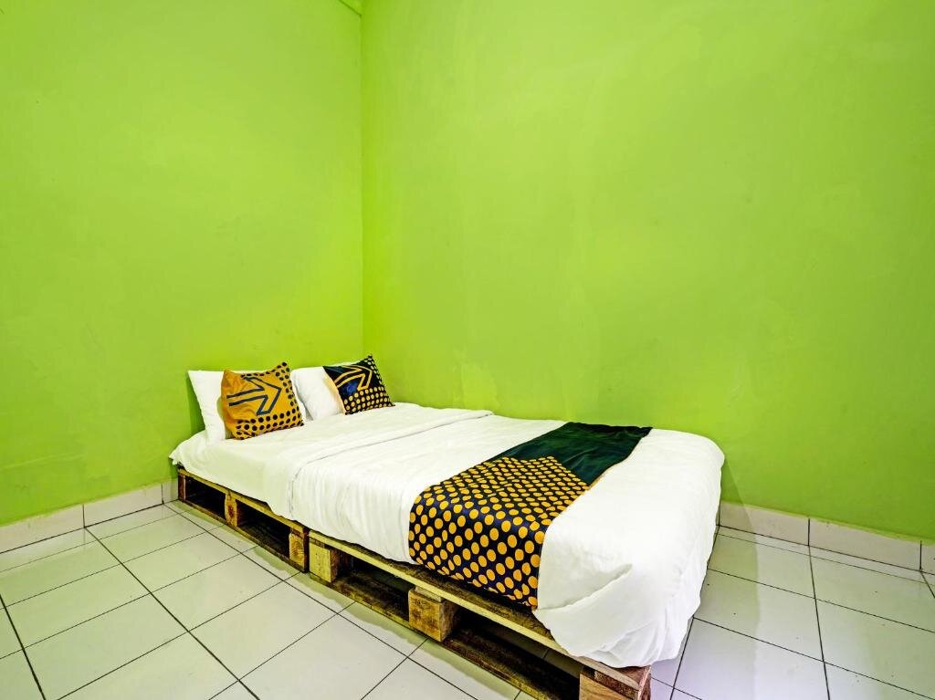 Standard room SPOT ON 91325 Pondok Hijau Guest House Syariah