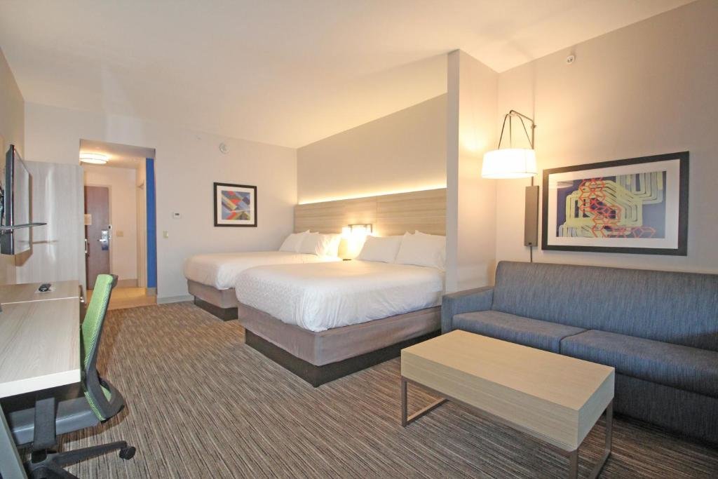 Vierer Suite Holiday Inn Express & Suites Ocala, an IHG Hotel