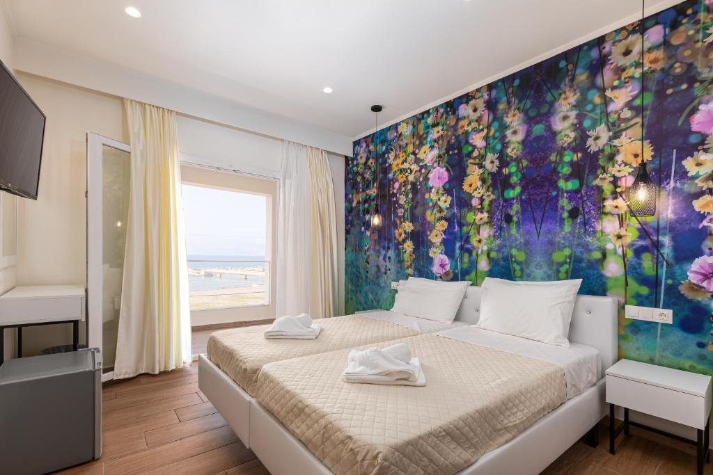 Standard room Aqua Luxury Suites