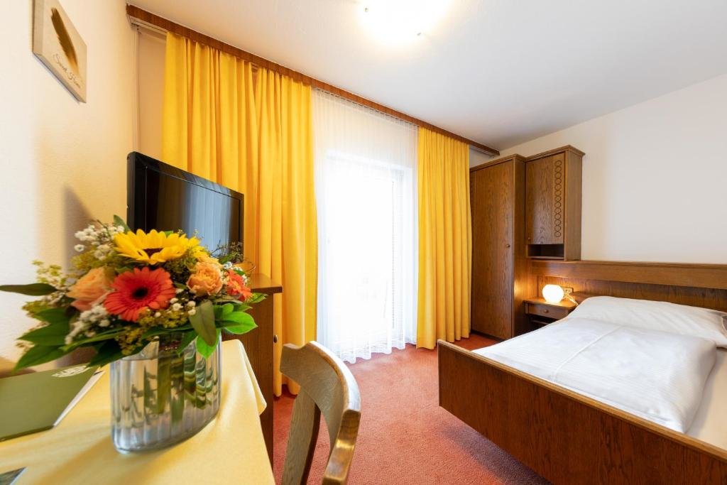 Standard Einzel Zimmer mit Balkon Hotel Trattnerhof