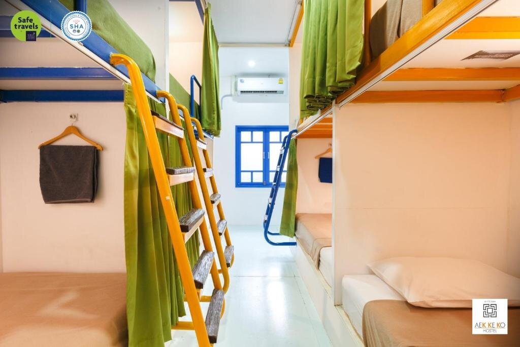 Кровать в общем номере (женский номер) Aekkeko hostel