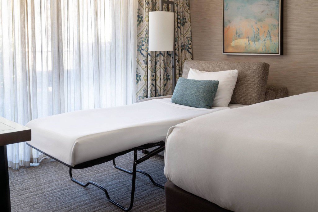Standard Doppel Zimmer mit Balkon und mit Blick auf die Bucht Coronado Island Marriott Resort & Spa