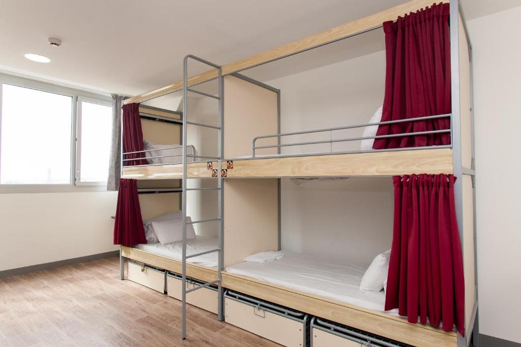 Кровать в общем номере St Christopher's Budget Hotel Paris - Gare du Nord