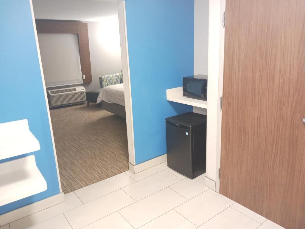 Suite Holiday Inn Express & Suites Gainesville - Lake Lanier Area, an IHG Hotel
