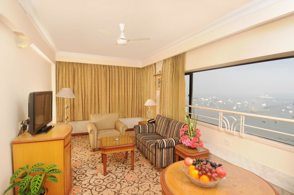 Suite Fariyas Hotel Mumbai , Colaba