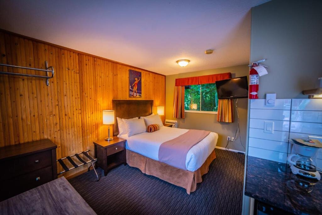 Двухместный номер Standard Alpine Inn & Suites