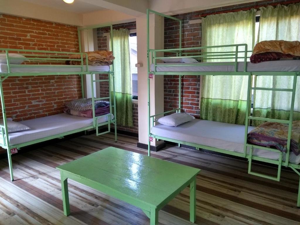 Кровать в общем номере Kiwi Backpackers Hostel Pokhara