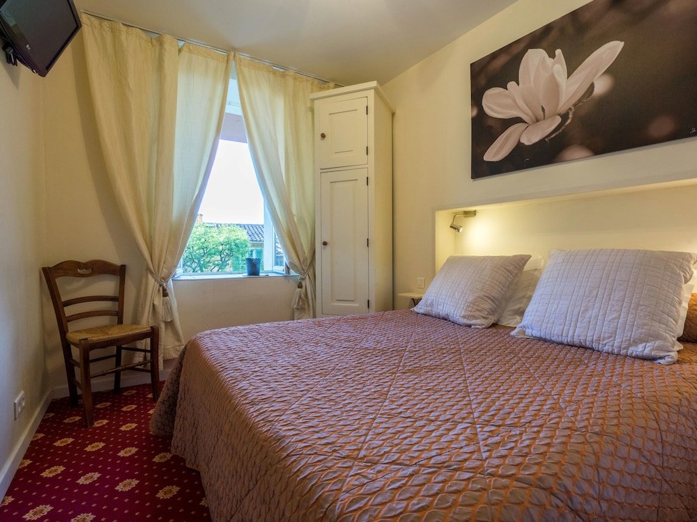 Standard Double room with city view Hotel Restaurant Bellevue