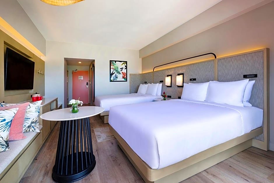 Standard Double room oceanfront Crowne Plaza Resort Saipan