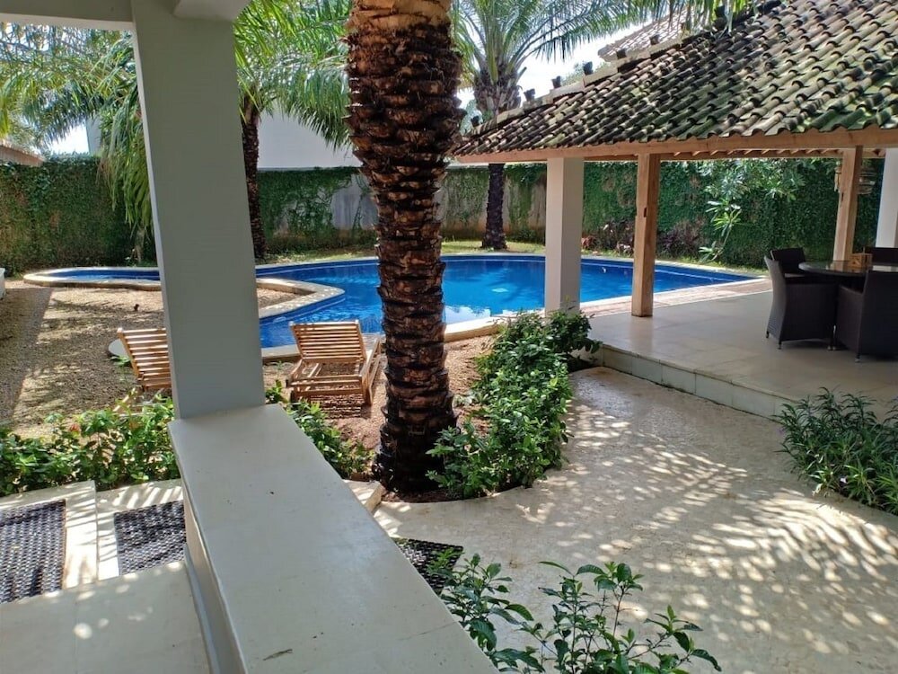 Бунгало Coconut Lodge Resort
