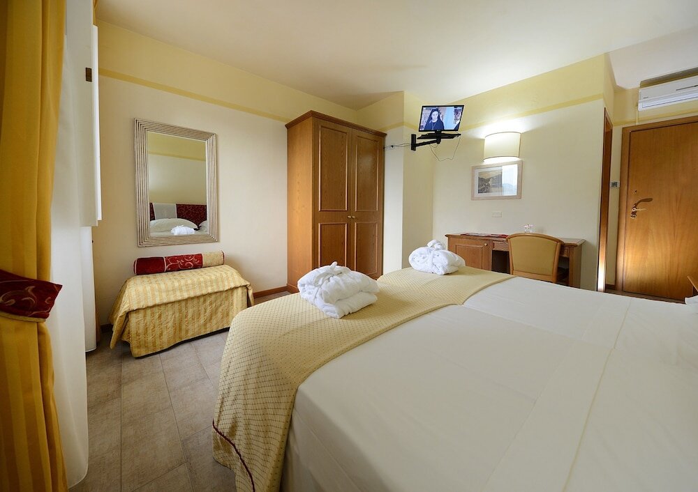 Трёхместный номер Comfort Hotel & Terme Bagni di Lucca