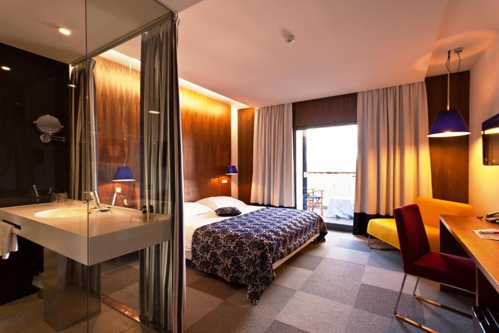 Standard Doppel Zimmer mit Balkon und mit eingeschränktem Meerblick Hotel IN