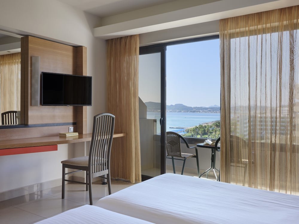 Standard Doppel Zimmer mit Balkon und mit eingeschränktem Meerblick Esperos Mare Resort