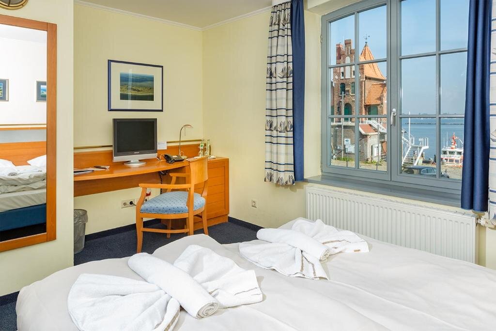 Standard Single room with sea view Hiddenseer Hotel