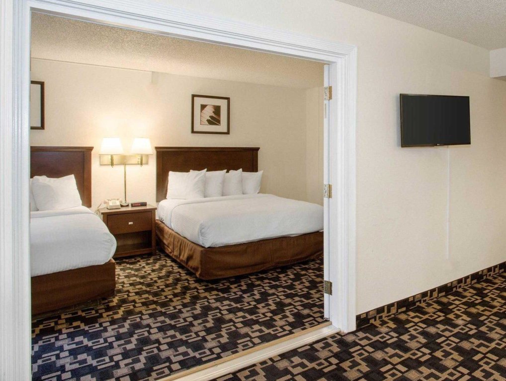 Vierer Suite MorningGlory Inn & Suites
