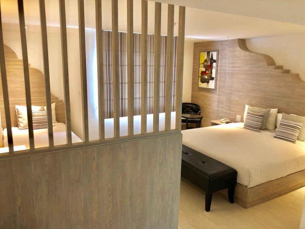 Трёхместный номер Deluxe Methavalai Residence Hotel - SHA Extra Plus