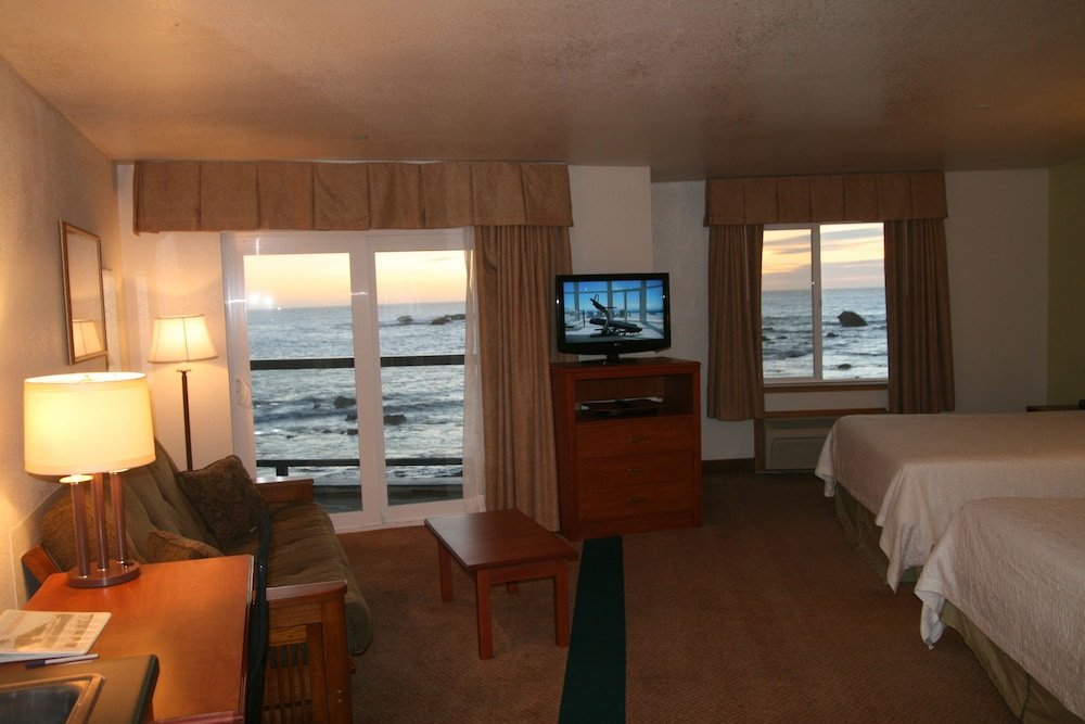 Двухместный семейный люкс с балконом и с красивым видом из окна Oceanfront Lodge