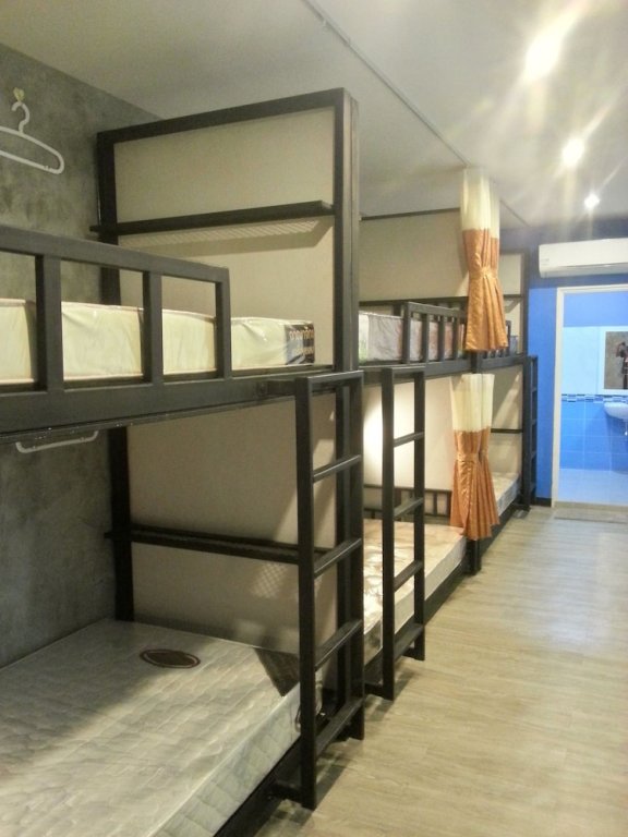 Кровать в общем номере (женский номер) Nap Corner hostel