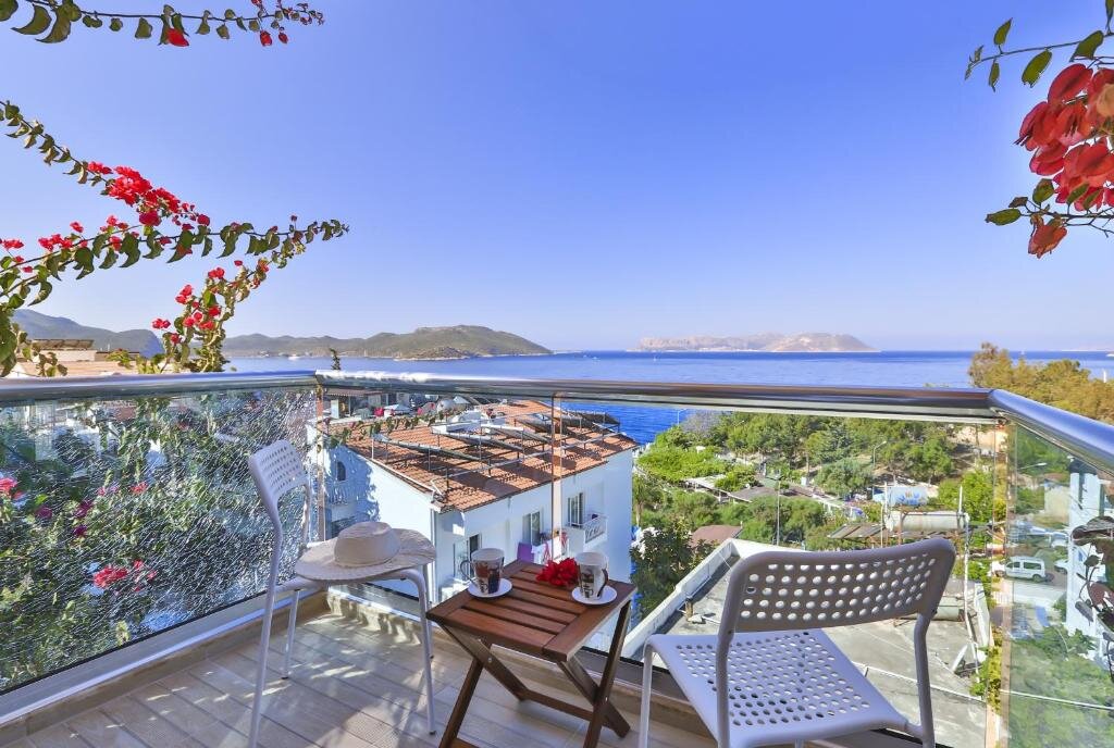 Habitación doble Estándar con balcón y con vista al mar Antiphellos Pansiyon