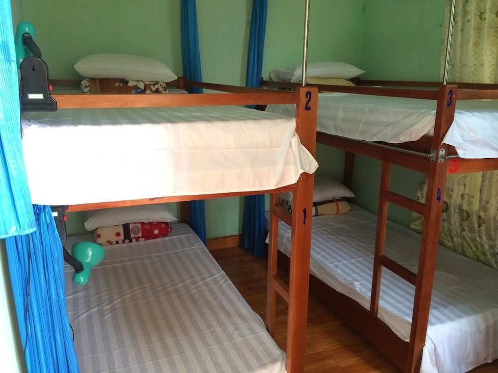 Кровать в общем номере Tam Coc River View Homestay