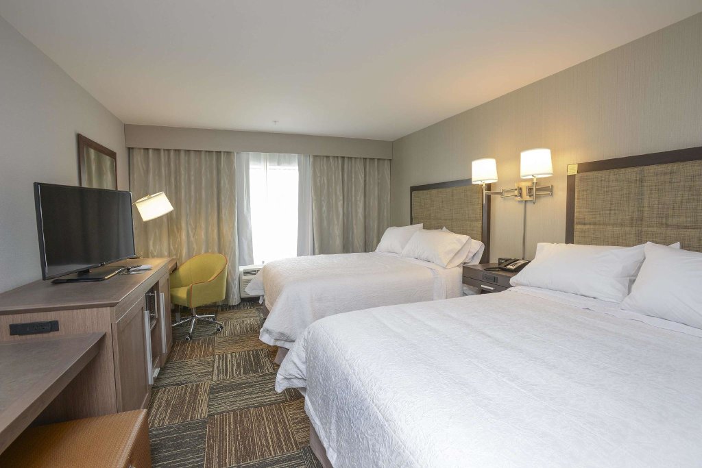 Двухместный номер Standard Hampton Inn & Suites Cincinnati / Uptown - University Area