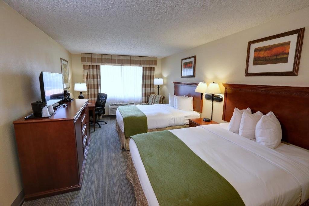 Двухместный номер Standard Country Inn & Suites by Radisson, Charlotte I-85 Airport, NC