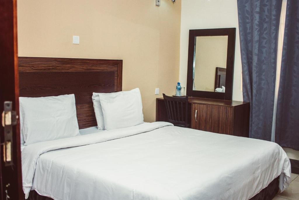 Deluxe room Residency Hotels Enugu Independence Layout