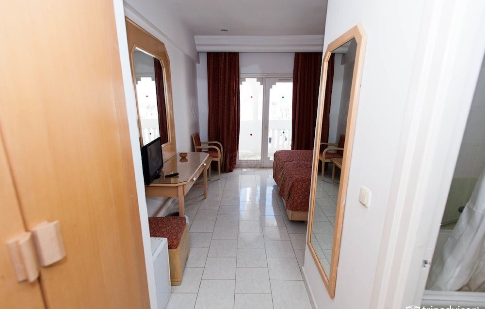 Standard Single room with balcony Monastir Center