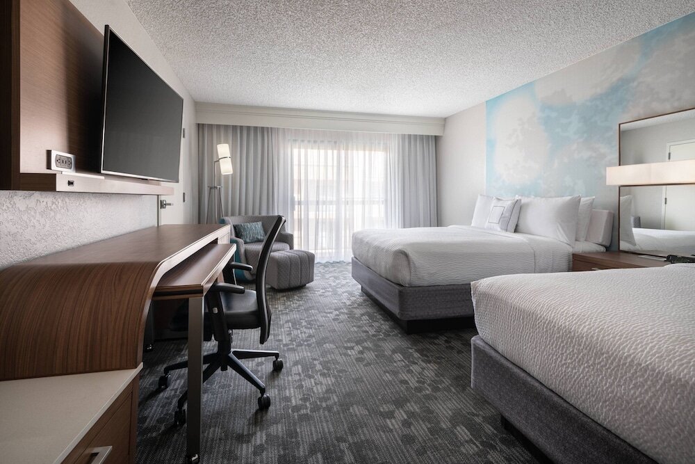 Четырёхместный номер Standard с балконом Residence Inn by Marriott Las Vegas Convention Center