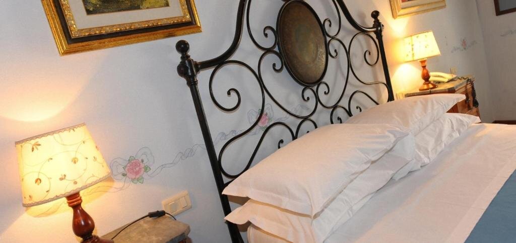 Standard Doppel Zimmer mit Poolblick Borgo Mandoleto - Country Resort & Spa
