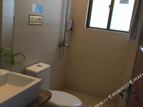 Suite Baoting Qixian Riverside Hotel