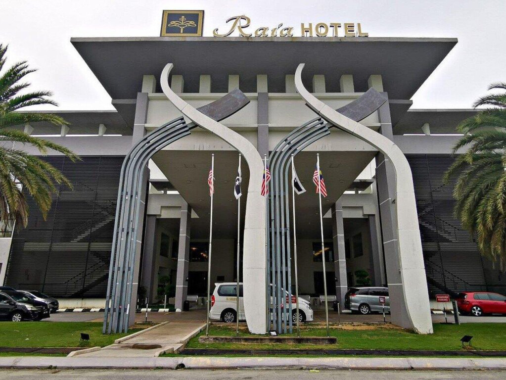 Трёхместный номер Deluxe Raia Hotel & Convention Centre Terengganu