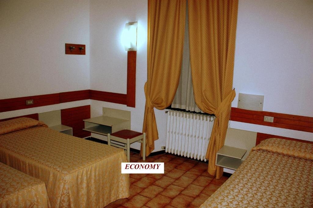 Трёхместный номер Economy Piccolo Hotel