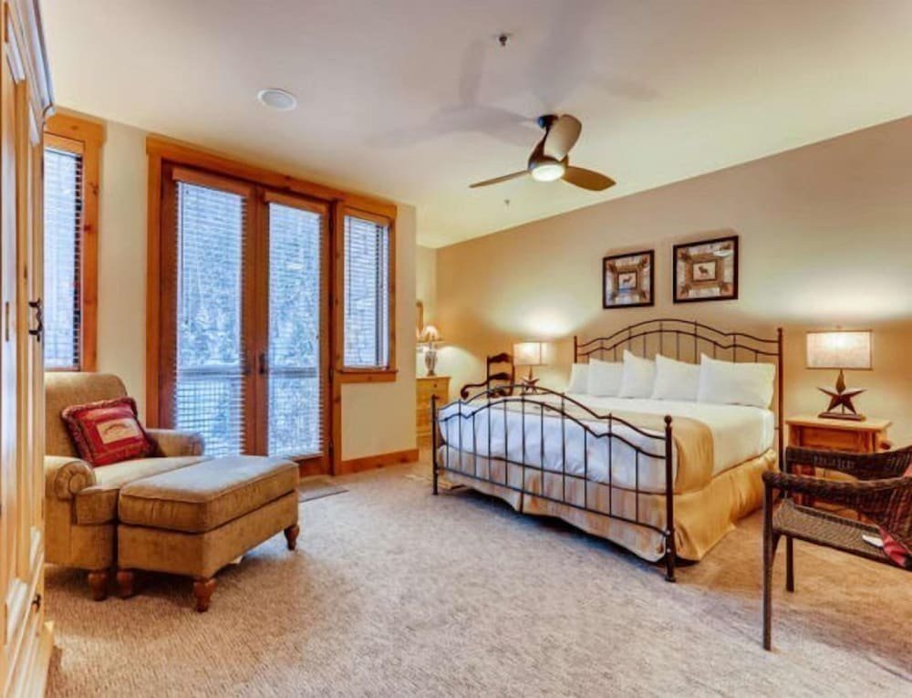 Standard Zimmer Premier 2 Bedroom Ski in, Ski out Vacation Rental at the Timbers With the Best Access to Skiing in Keystone
