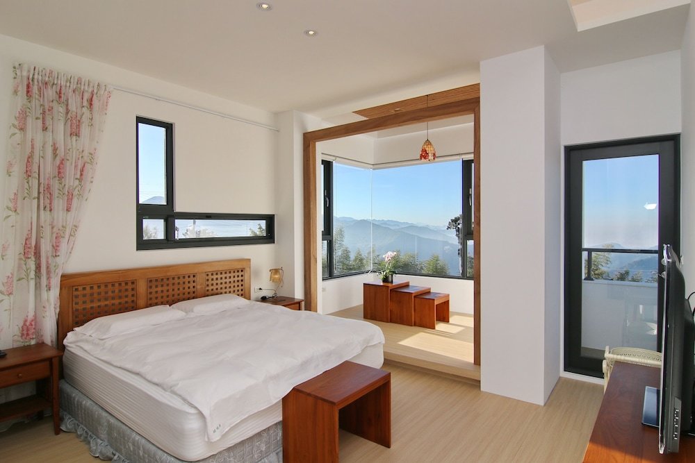 Standard Double room with balcony Alishan B&B Yunmingi Aliscenery