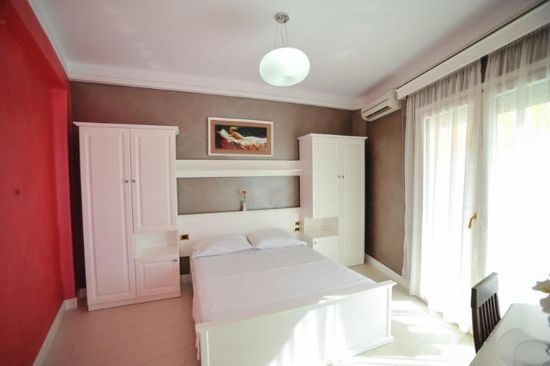 Habitación doble familiar Estándar con vista al mar Iliria Internacional Hotel