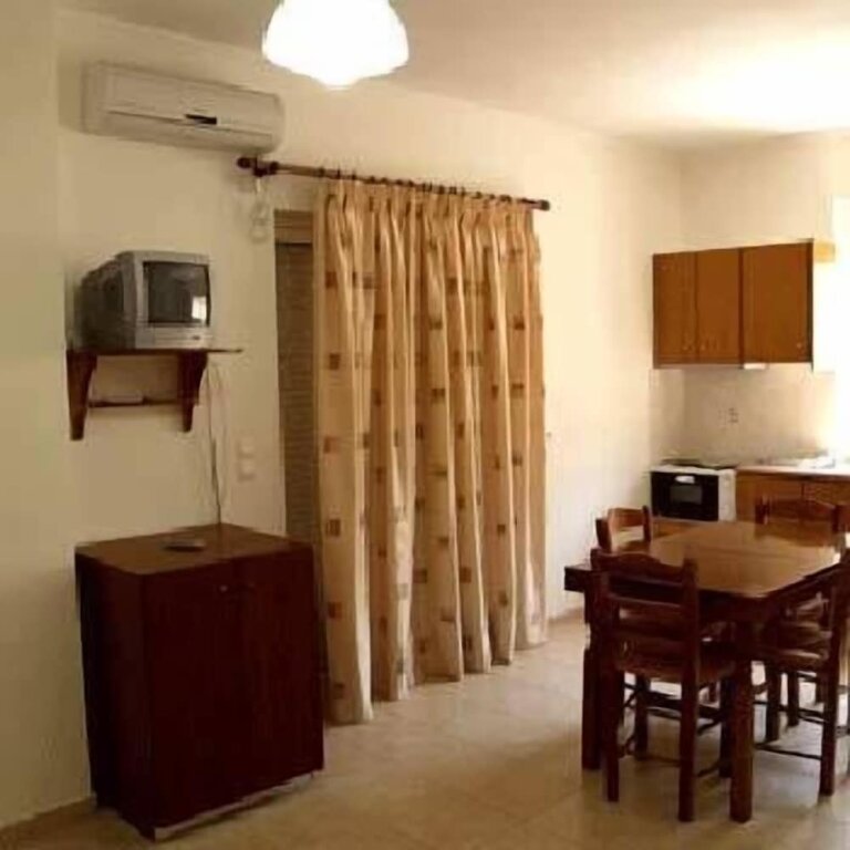 Standard Double room with balcony Lerna Rooms
